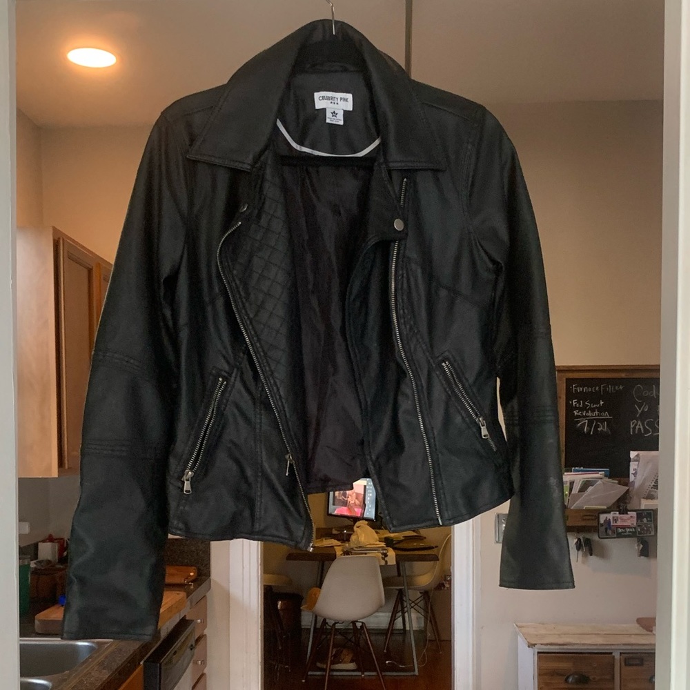 Super cute black leather jacket!
